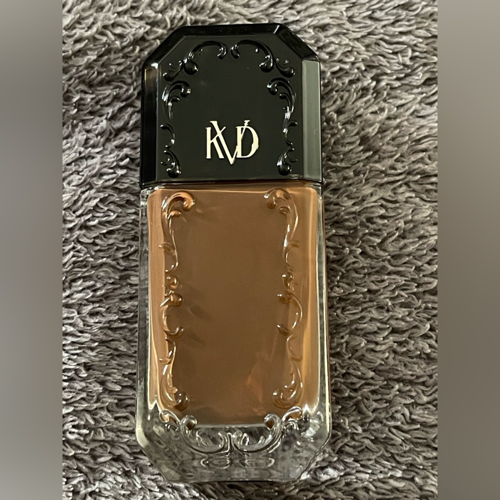 KVD Deep 094 GOOD APPLE FULL-COVERAGE FOUNDATION - Picture 3 of 5